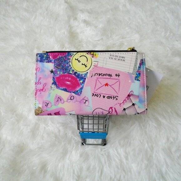 Luv Betsey Photo Real Art Print Wallet Betsey Johnson - Picture 4 of 10